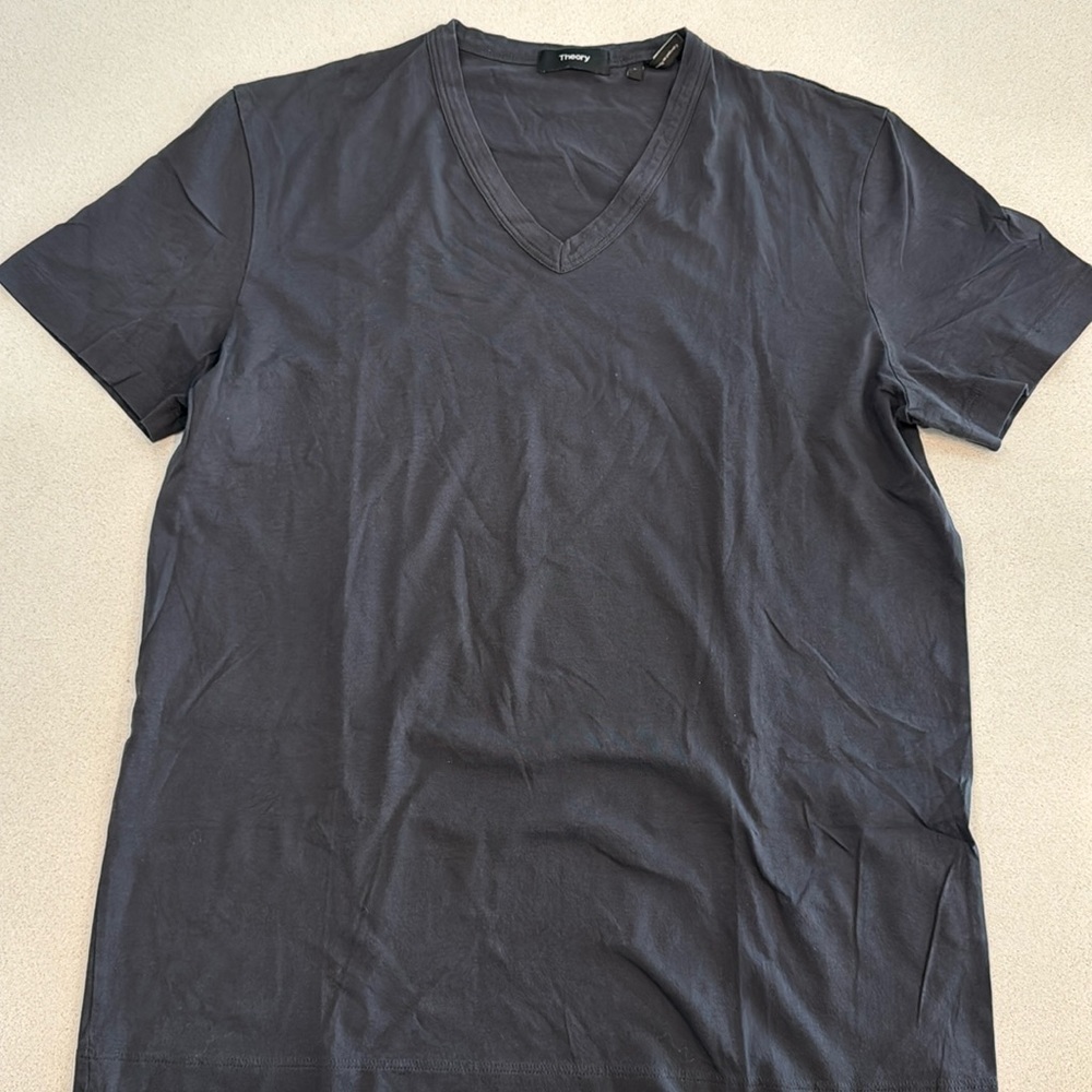 Theory men’s v neck size large